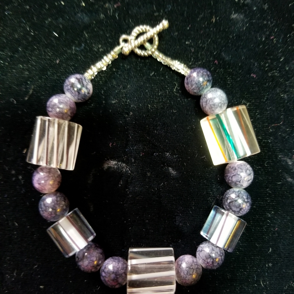 Handmade beaded bracelet w/Glass and fossil